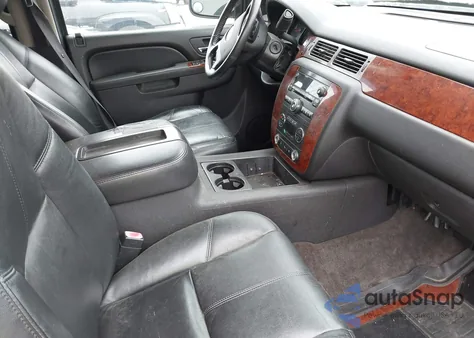 2010 Chevrolet Suburban 1500 Lt1 из США, поврежденный, VIN 1GNUKJE36AR217223